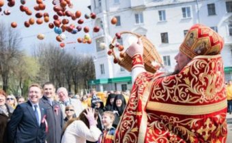 Как люди превратили Пасху в фарс: подбрка фотографий