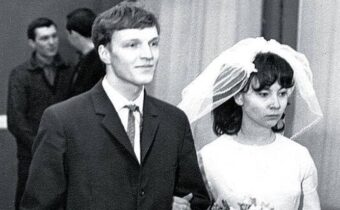 Молодой Юрий Яковлев, Миронов на велосипеде и другие: 11 редких фото знаменитостей
