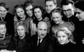Евгений Леонов с сыном Андреем и внуком, Братья Кличко с родителями и другие: 11 архивных фото известных людей