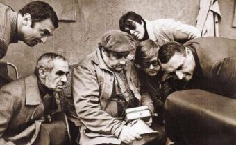 «Иван Васильевич меняет профессию», «Бриллиантовая рука» и другие: 12 фотографий со съемок любимых фильмов