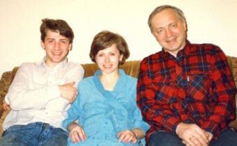 Куравлев, Ширвиндт, Пугачёва и другие: 12 снимков из семейных архивов знаменитостей
