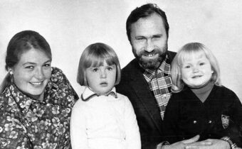 Леонов, Варлей, Джигарханян и другие: 12 редких снимков из домашних архивов знаменитостей