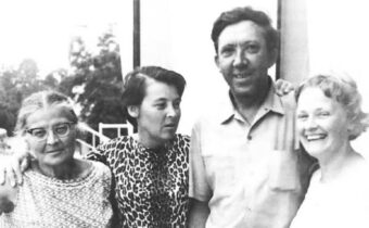 Захаров, Леонов, Горин и другие: 12 уникальных фотографий, показывающих легенд прошлого вне сцены и экрана